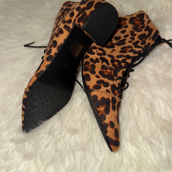 SHEIN Leopard Pointed Toe Small Heel Ankle Boots - Picture 10 of 12